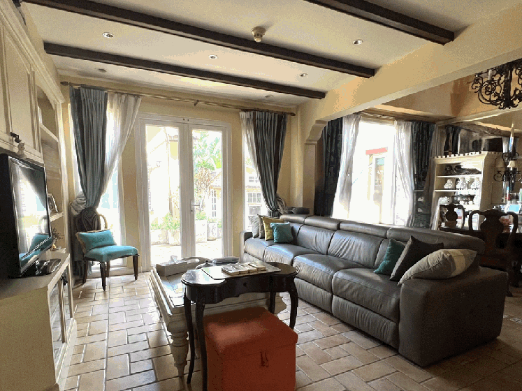 House with Shared Pool in Bangnatrad 